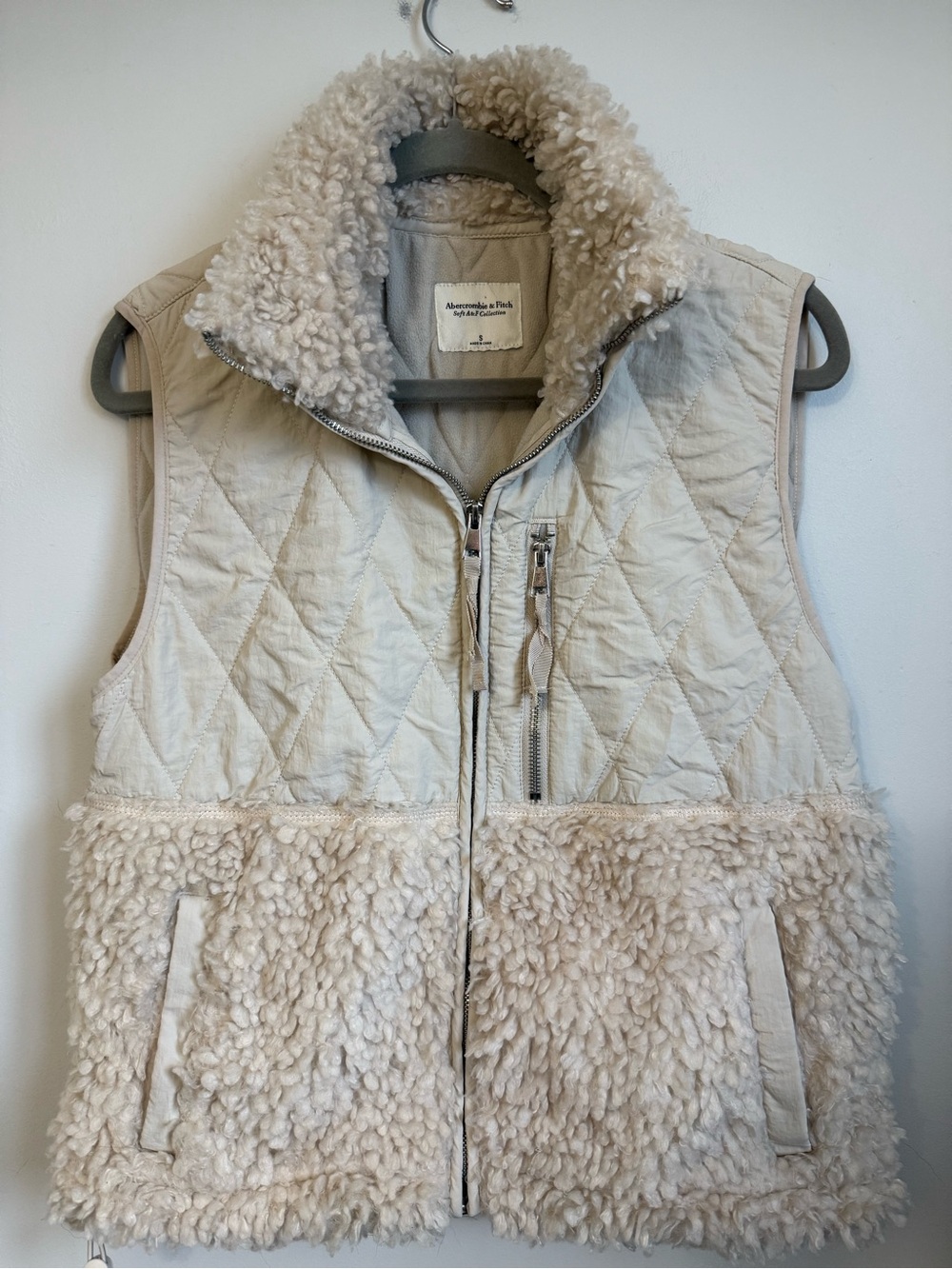 Abercrombie & Fitch womens small Cream Quilted and Sherpa Zip Vest